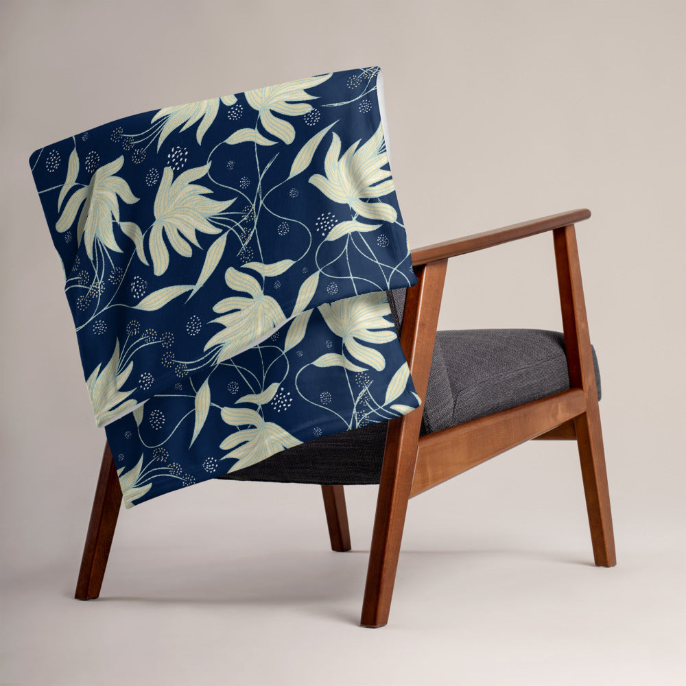 Sea Foam Hibiscus Throw Blanket-Geckojoy
